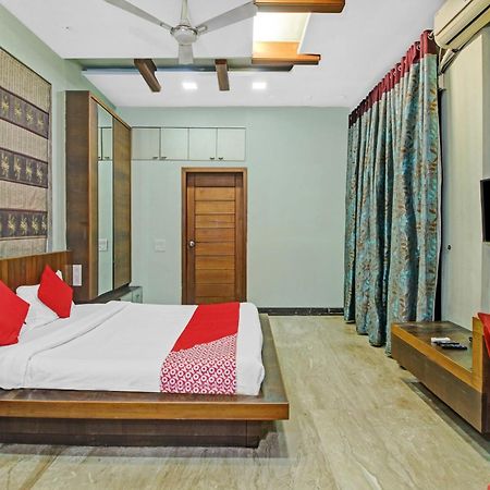 Hotel O Kalkaji Delhi New Delhi Buitenkant foto