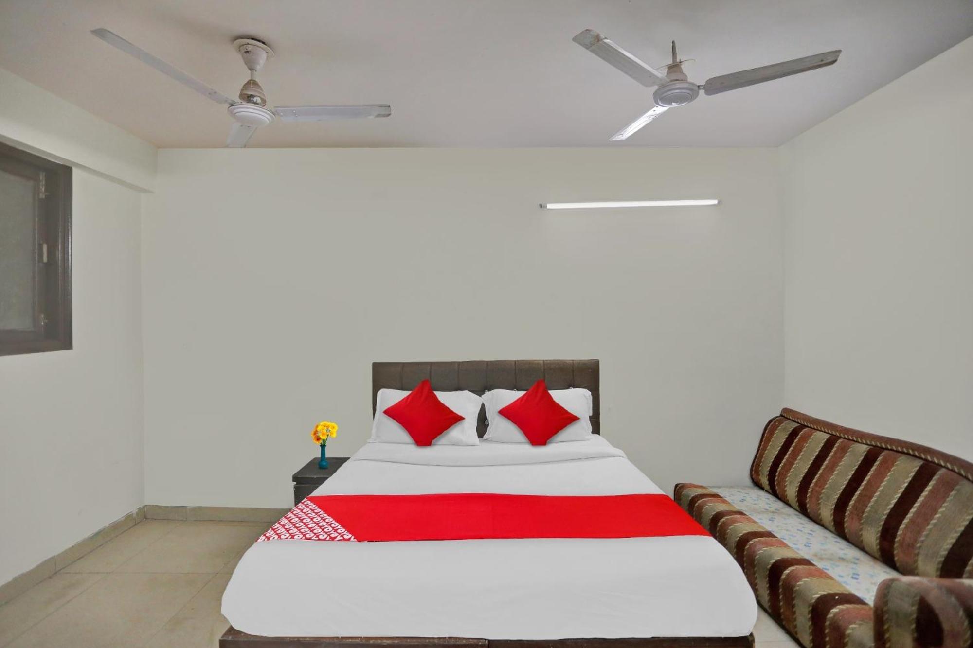 Hotel O Kalkaji Delhi New Delhi Buitenkant foto