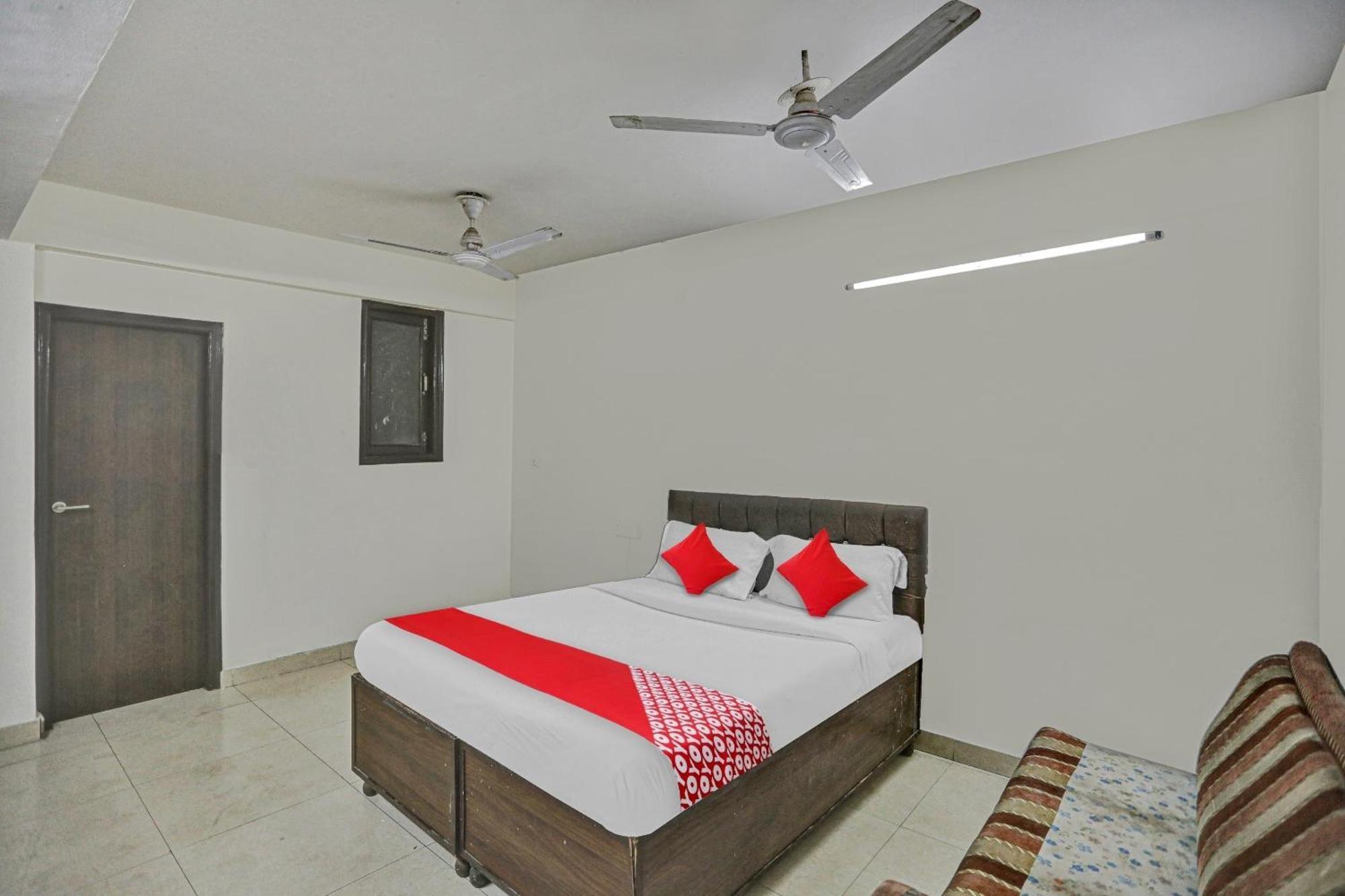 Hotel O Kalkaji Delhi New Delhi Buitenkant foto